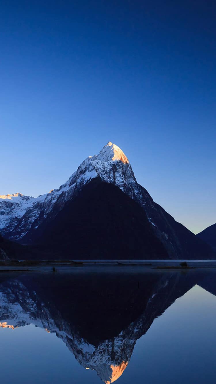 Beautiful alpine lake iPhone 6 Wallpapers