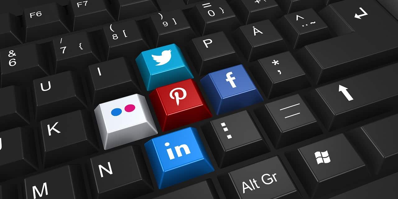 social sharing buttons
